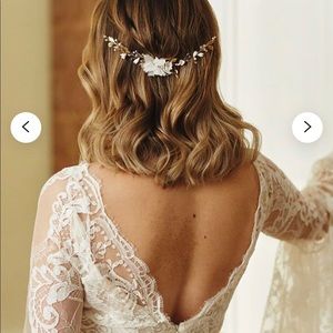 NWT: Bridal Hair Piece & Earrings